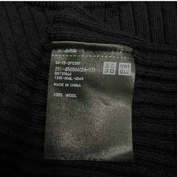 UNIQLO Wool Black Vertical Striped Knit
Stretchy Women’s Sweater Top - Picture 5 of 6
